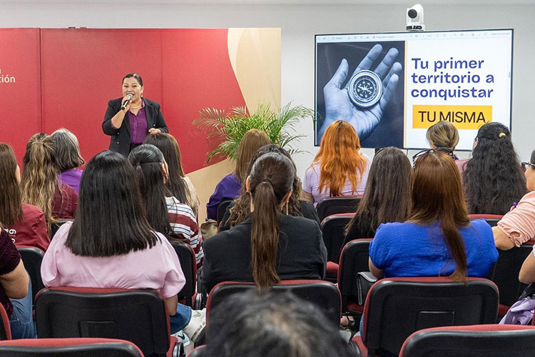 Impulsa Centro de Tecnología Educativa liderazgo femenino a través de la inteligencia emocional