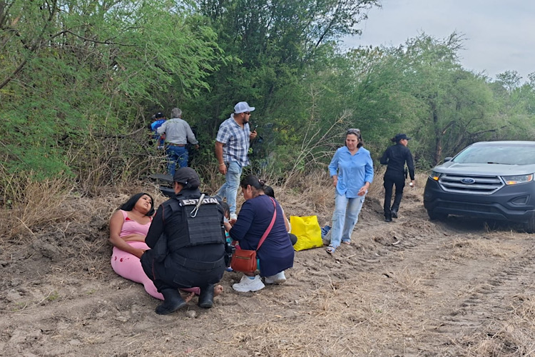 Vuelca familia en carretera a Matamoros; 6 heridos