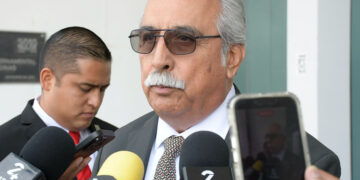 Plaga del gusano barrenador seguirá por años, admite Secretario