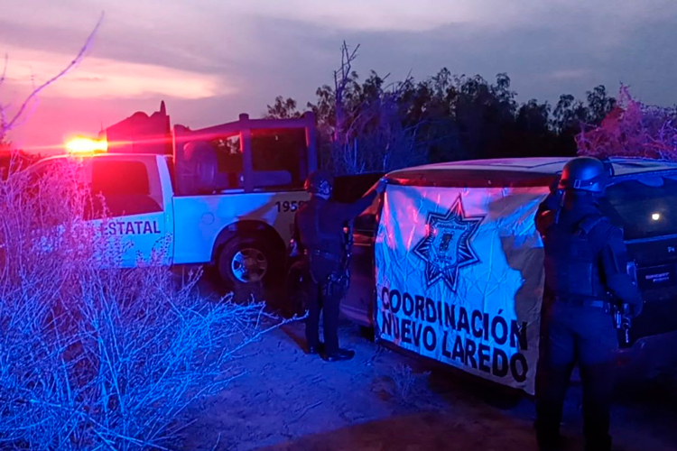 Guardia Estatal asegura vehículo con arma larga y equipo táctico