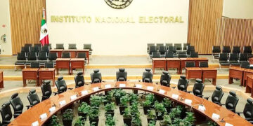 Consejera del INE responde a críticas; “trabajo mata mala impresión”