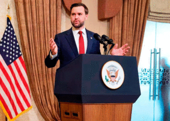 Políticos juegan últimas cartas para que familiares sean candidatos en 2027