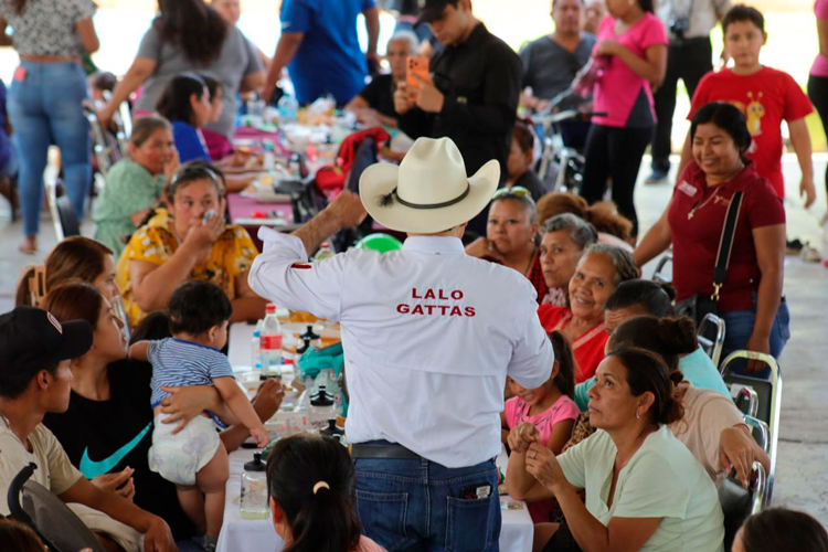 Encabeza Lalo Gattás convivencia con familias del área rural.