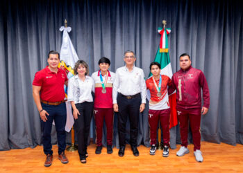 Recibe gobernador a históricos campeones tamaulipecos