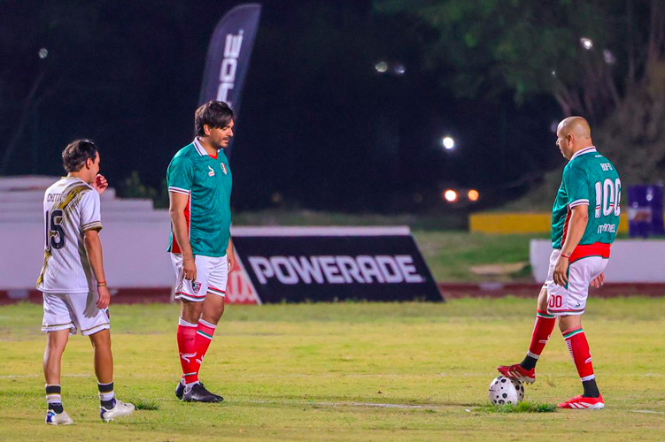 Participo Carlos Peña Ortiz en Juego de Leyendas para acercar a la niñez y juventud al deporte