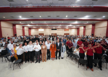 Reconoce Carmen Lilia Canturosas labor del magisterio