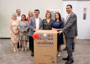 Reconoce Dámaso Anaya labor docente como pilar en la transformación de la UAT