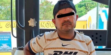 Detienen a dos con moto robada