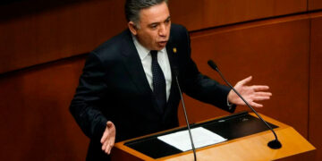 Reconoce Dámaso Anaya labor docente como pilar en la transformación de la UAT