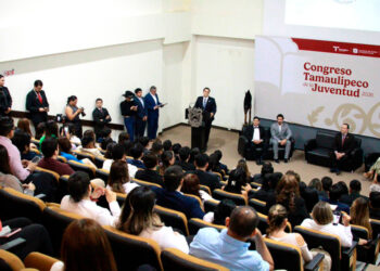 Congreso abre tribuna a la juventud