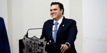Cumple Lalo Gattás compromisos de territorio y audiencia pública.