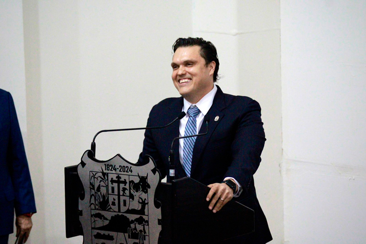 Cumple Lalo Gattás compromisos de territorio y audiencia pública.