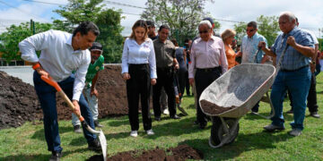 Arranca Lalo Gattás remodelación del parque de softbol de la Miguel Alemán