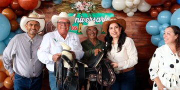 Refrenda Patty Chío apoyo y trabajo en unidad con Los Aztecas