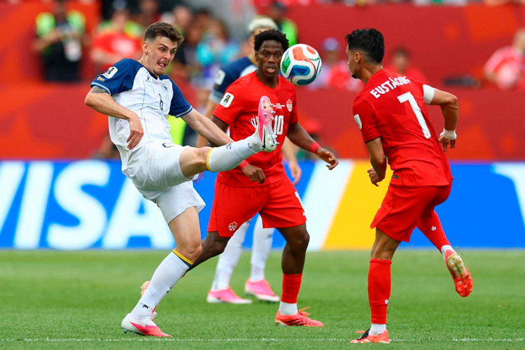 Canadá rescata empate en debut mundialista