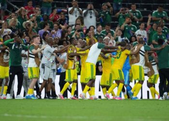Sudáfrica sella su pase en segundo lugar