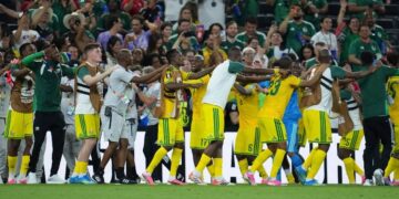 Sudáfrica sella su pase en segundo lugar