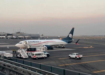 Aeroméxico acata restricción sanitaria contra el ébola