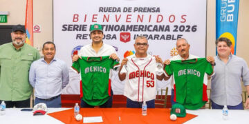Entregan a México funcionario aduanal
