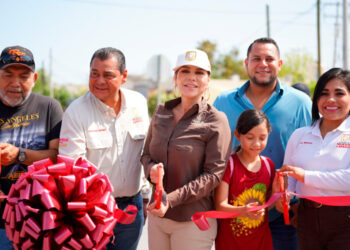 Carmen Lilia entrega obras de pavimentación y drenaje