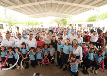 Carmen Lilia Canturosas impulsa la transformación de escuelas