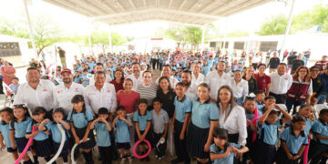 Carmen Lilia Canturosas impulsa la transformación de escuelas
