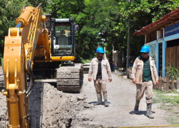 Realiza Patty Chío más obras de drenaje en la Cárdenas