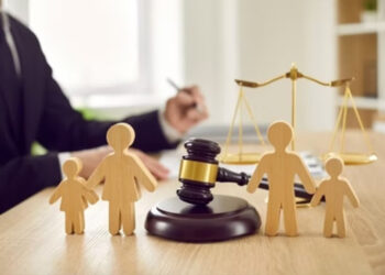 Buscan reconocer legalmente familias de crianza