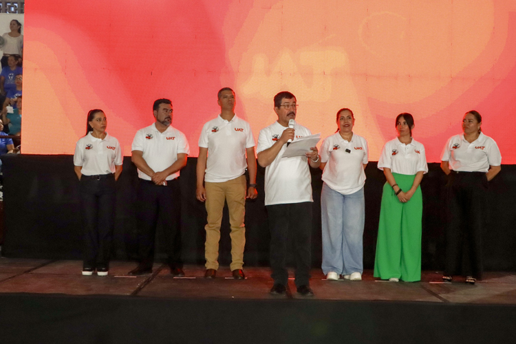 Entregan a México funcionario aduanal