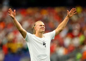 Haaland, héroe otra vez para Noruega, que se mete en octavos de final del Mundial