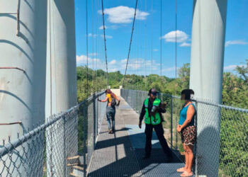 Evitan GE que mujer se suicidara en puente de Xicoténcatl