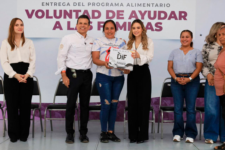 Inician Lucy y Lalo segunda entrega de programa alimentario Voluntad de Ayudar