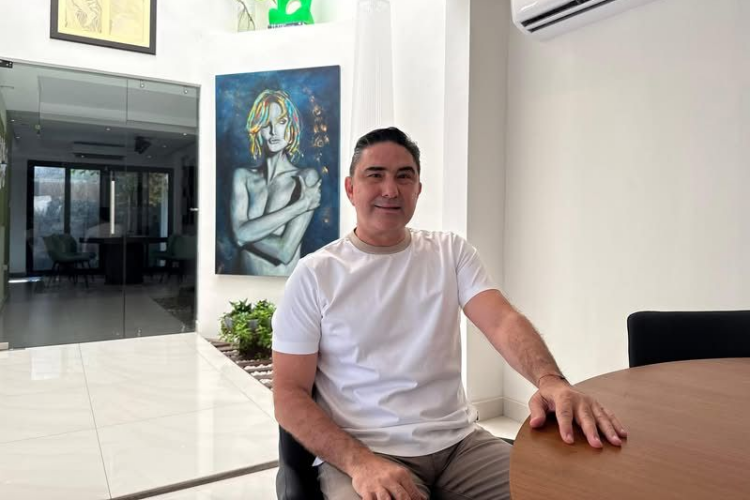 Manuel Muñoz se apunta rumbo al 2027 en Victoria