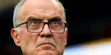 Marcelo Bielsa regresa en silencio a Uruguay