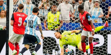 Lionel Messi, máximo goleador del Mundial; falla un penalti vs Austria