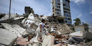 Son casi mil los muertos por sismos en Venezuela