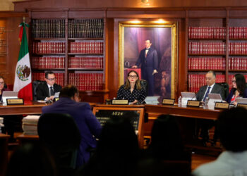 Buscan reconocer legalmente familias de crianza