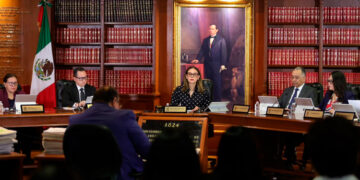 Buscan reconocer legalmente familias de crianza