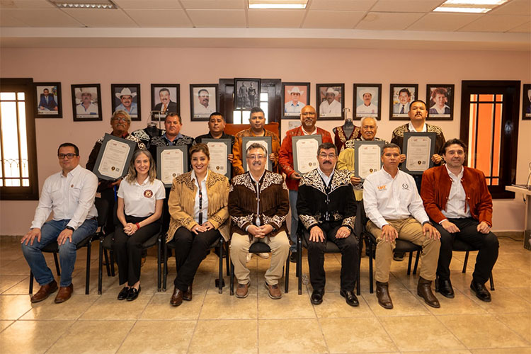 Entrega la UAT certificaciones a productores de la Cuera Tamaulipeca