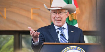 Sheinbaum: “Todo parece indicar que Ken Salazar mintió”