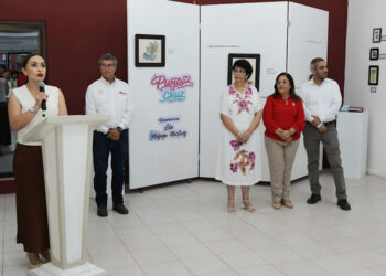 Entregan 200 tinacos en zonas altas