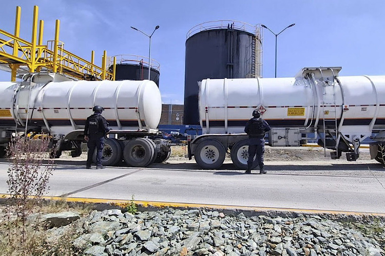 FGR persigue mandos militares por huachicol en Tamaulipas