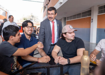 Magaly Deandar intensifica cercanía con familias reynosenses