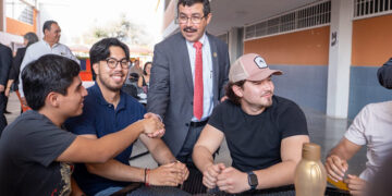 Magaly Deandar intensifica cercanía con familias reynosenses