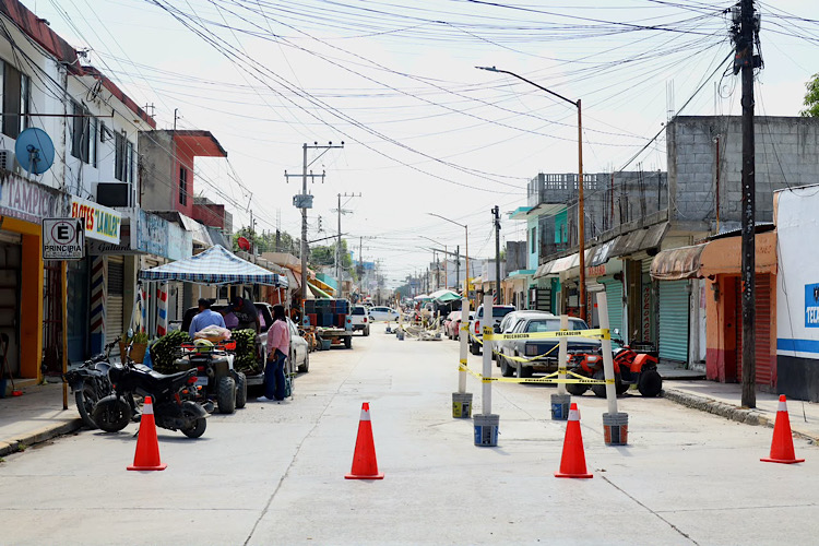 Supervisa Patty Chío reposición de concreto hidráulico en calle Obregón