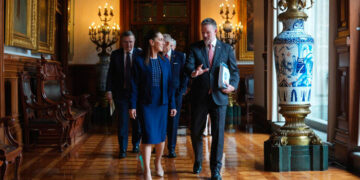 El cuidado de la imagen de Victoria, la Capital, es permanente