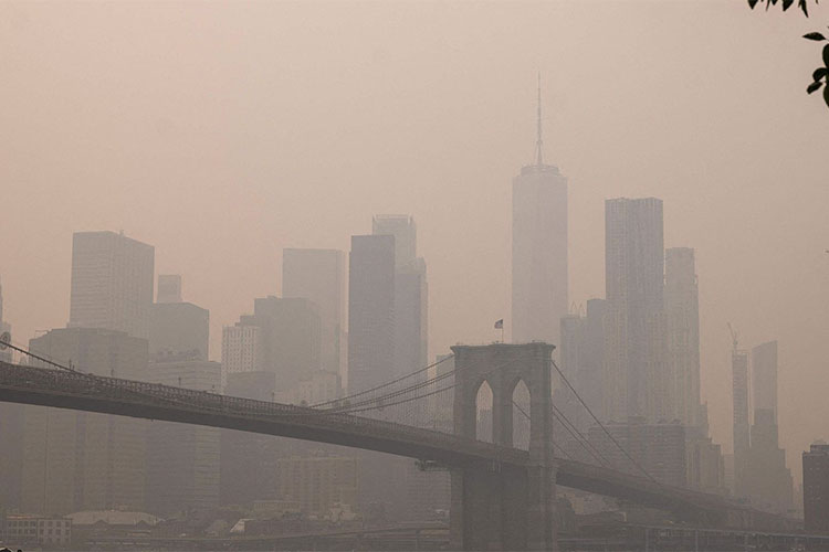Humo de Canada llega a NY antes de la final del Mundial