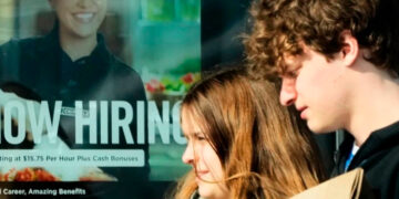 El cuidado de la imagen de Victoria, la Capital, es permanente