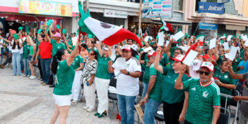 Reúne Patty Chío a cientos de mantenses para apoyar hasta el final a la selección