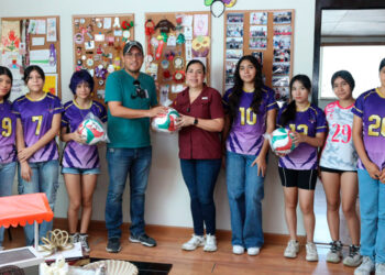 Impulsa Patty Chío talento deportivo de niñas volibolistas